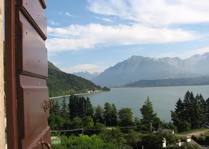 Al Lago فارا دي ألباغو